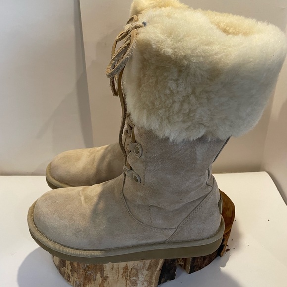 UGG Tan Shearling Winter Boots - Picture 7 of 16